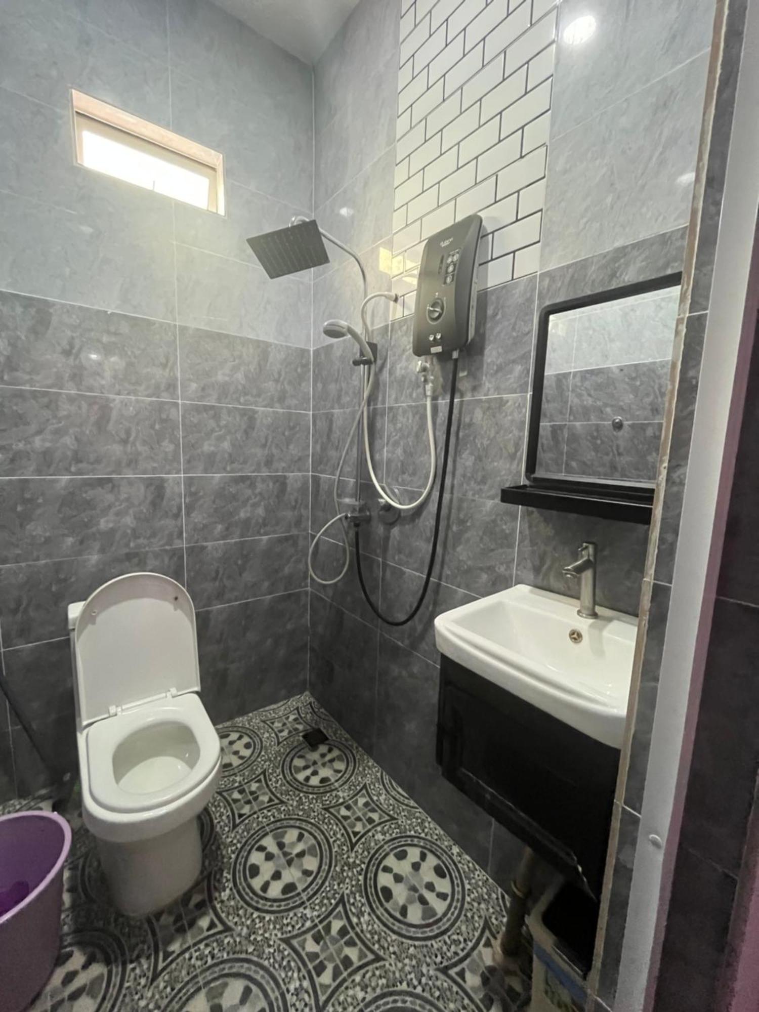 Razak Guest House Setiu Exterior photo