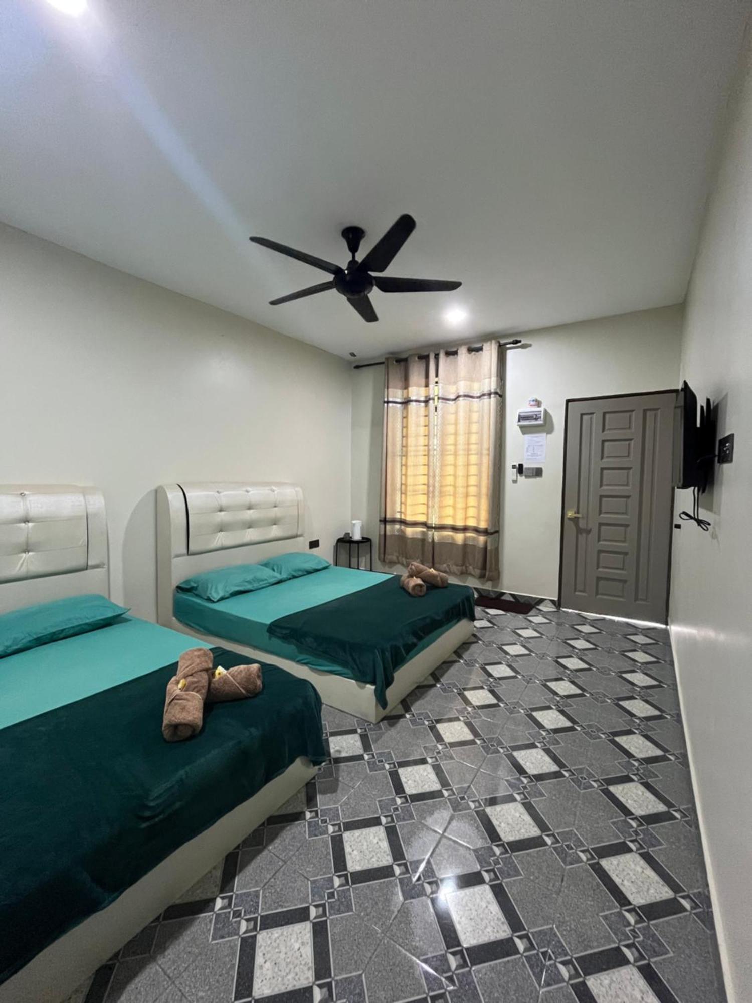 Razak Guest House Setiu Exterior photo